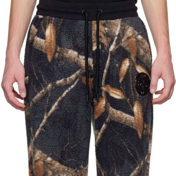 size M - Moose Knuckles x Post Malone Men's Black Brown Sherpa Jogger Pants